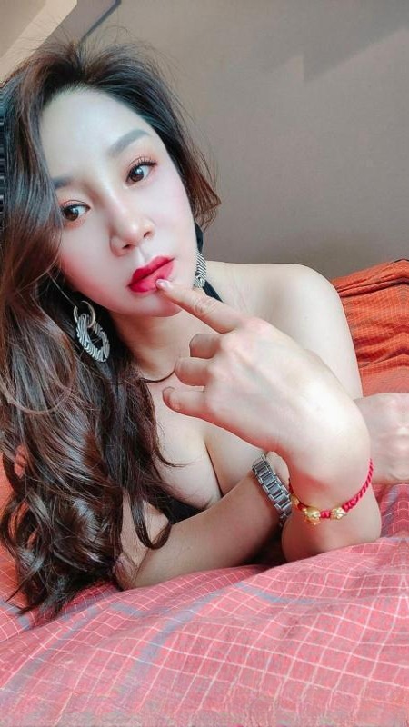 性感巨乳少妇红袖