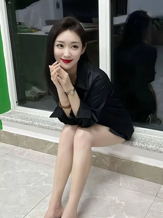 肤白大奶甜妹身材