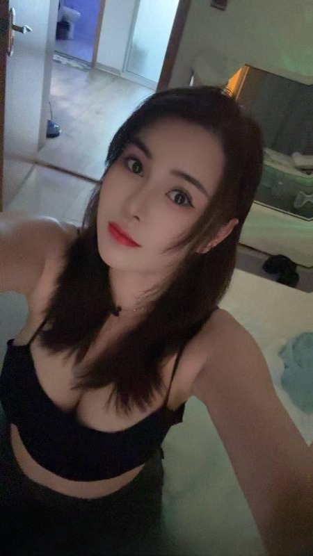 圆区服务系肉感少妇 图 2
