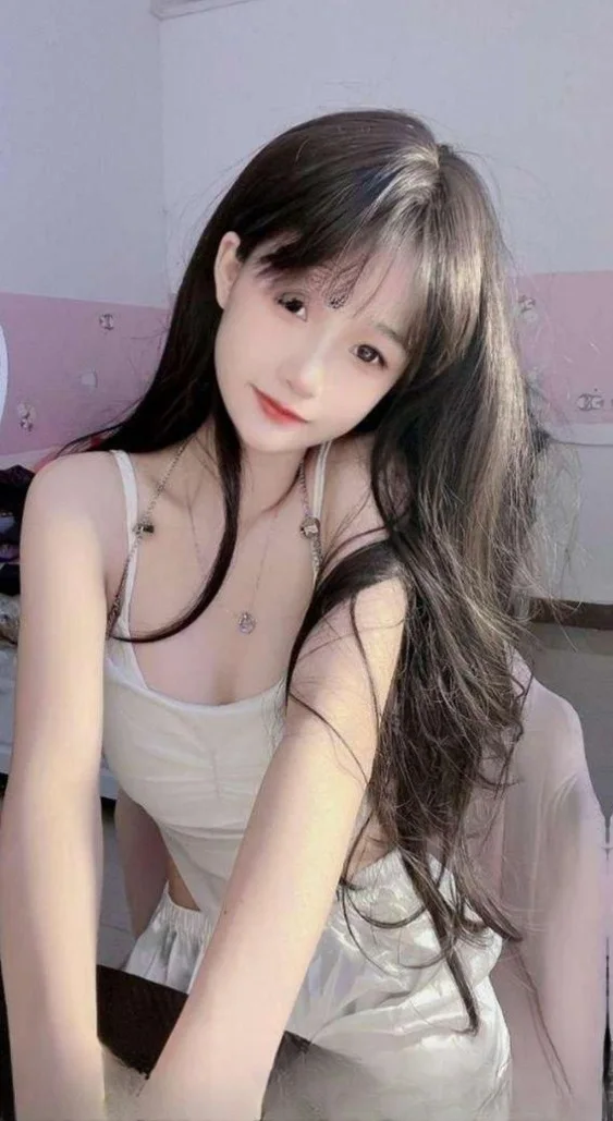大胸萝莉刚下海 图 2