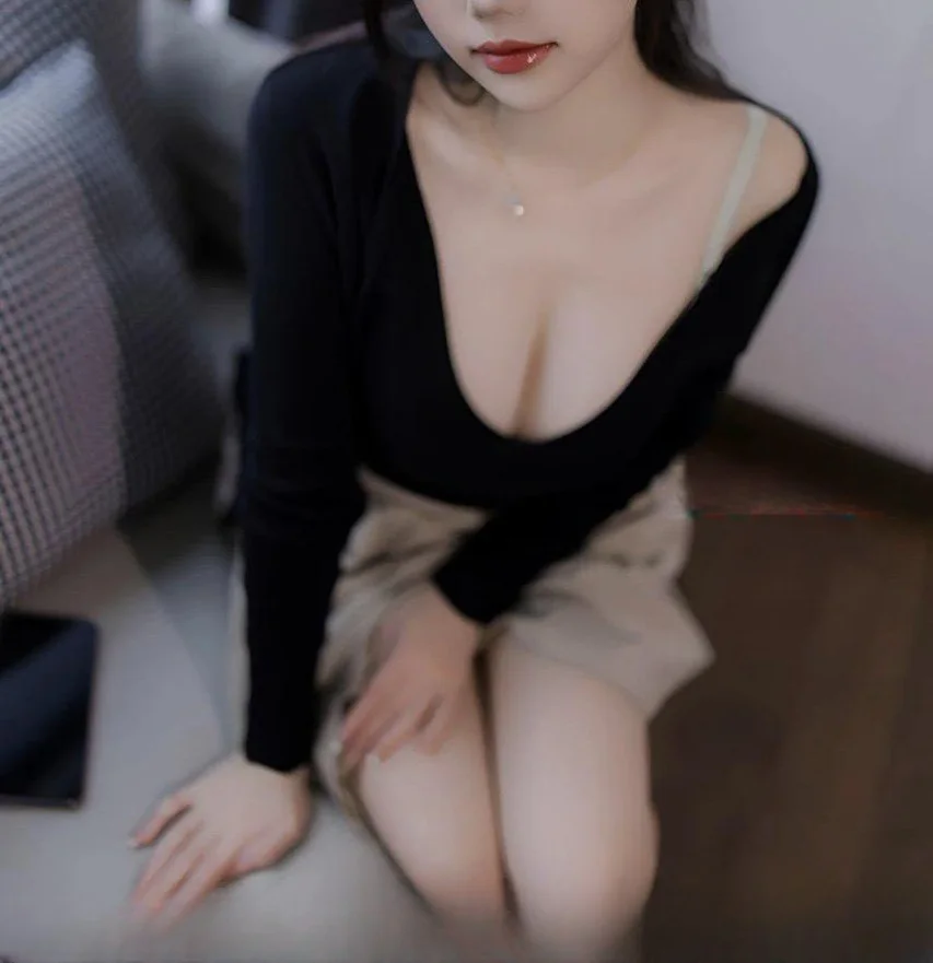 蜜桃翘臀老师