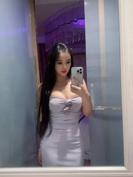 肤白温柔性感御姐