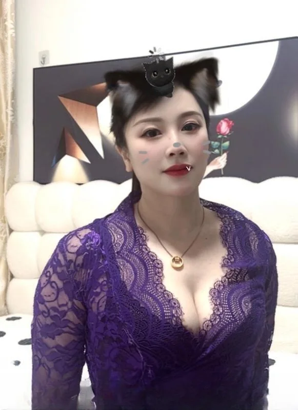 丝袜少妇悠悠