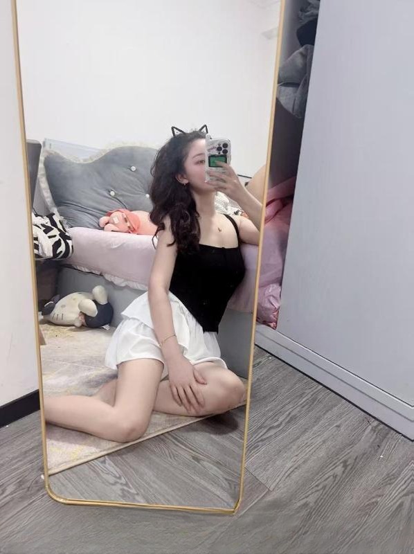 性感长腿美乳老师 图 4