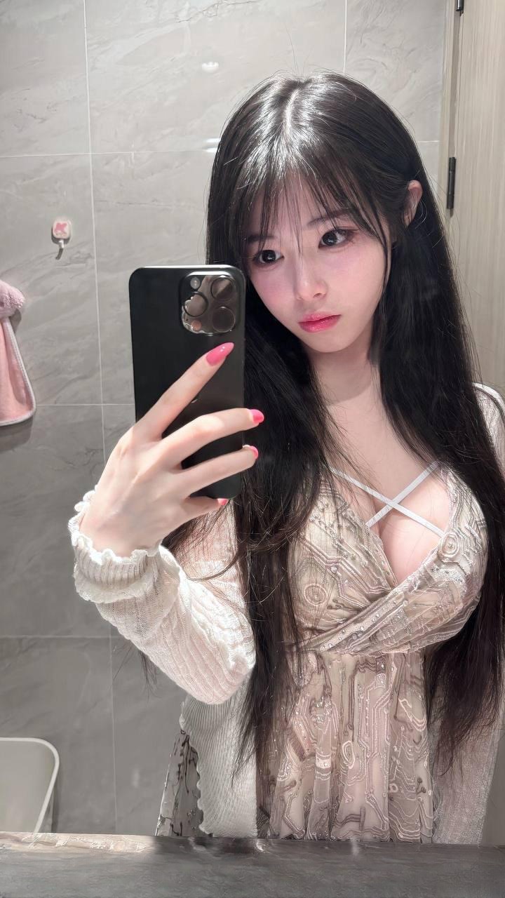 服务系一线天大奶妹