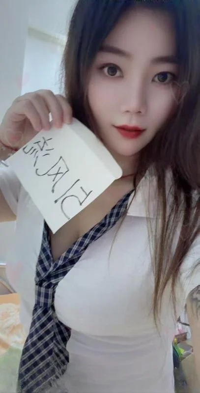 大奶骚妇小狐狸 图 3