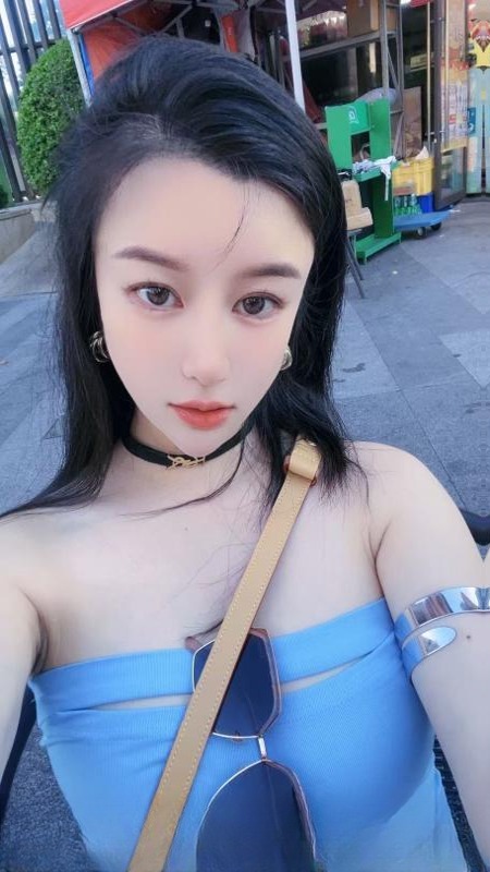 罗湖媚眼美臀御姐 图 2