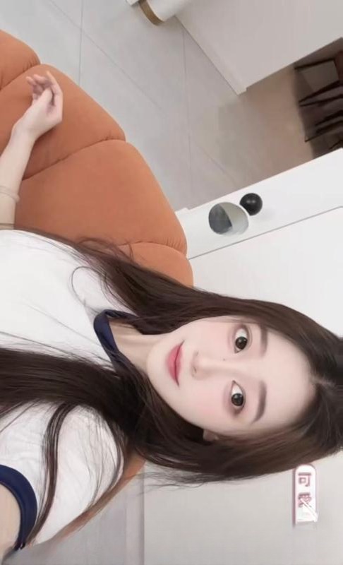 江岸清纯可爱美少女 图 2
