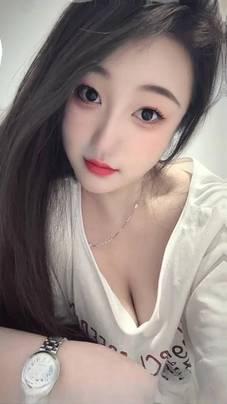 舌吻文静雯雯