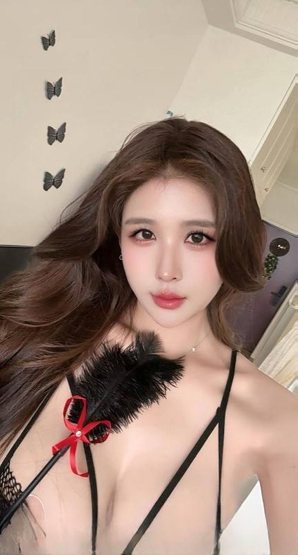 高挑大长腿颜值嫩妹 图 2