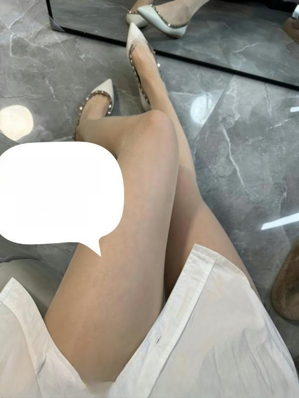 黑丝袜大长腿小满 图 4