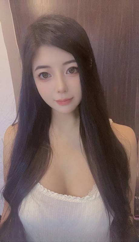 白云长腿大胸御姐