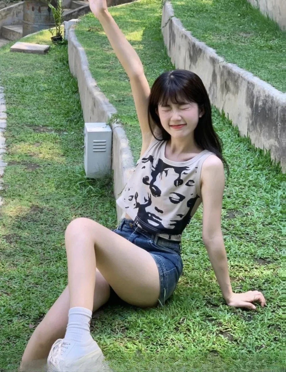 皮肤白嫩大二女粉 图 2