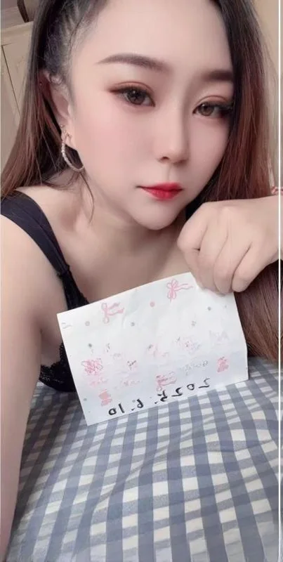 丰满肥臀兼职小少妇