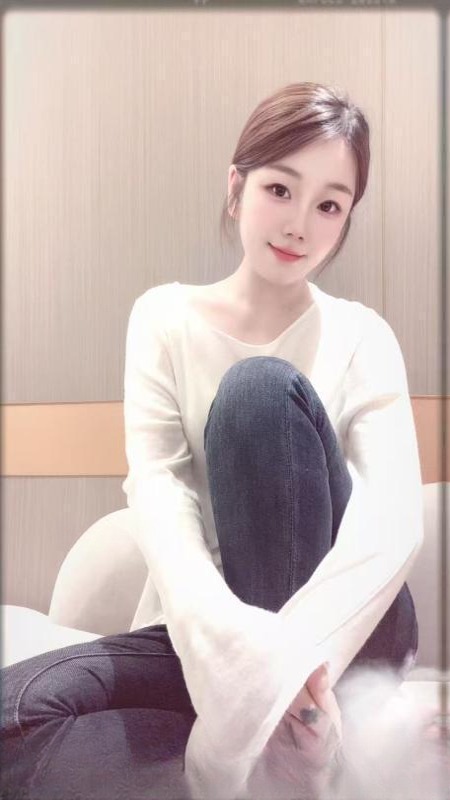 清纯特骚反差小嫂子 图 2