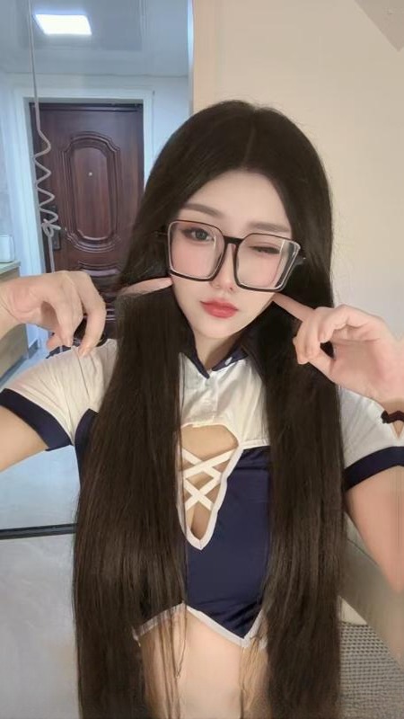 性感制服小女友 图 4
