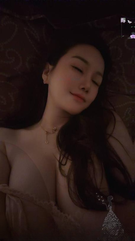 混血颜值性感御姐范