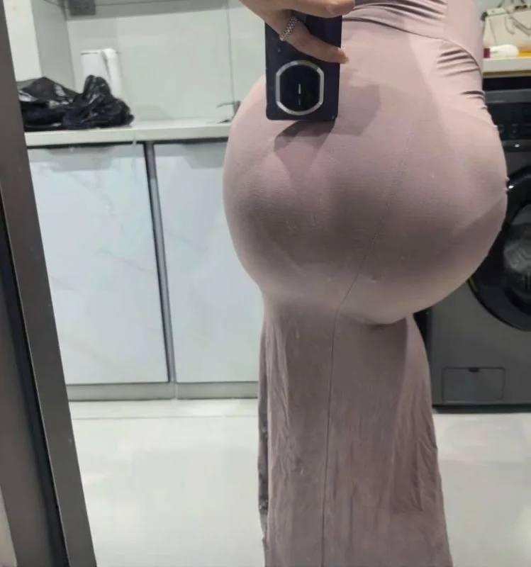 后入肥臀骚妹妞妞 图 4