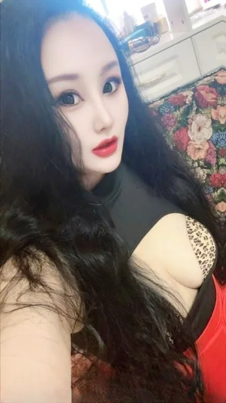 170烈焰红唇骚御姐 图 2