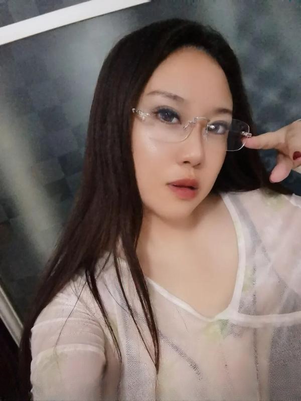 大奶少妇莹莹 图 4