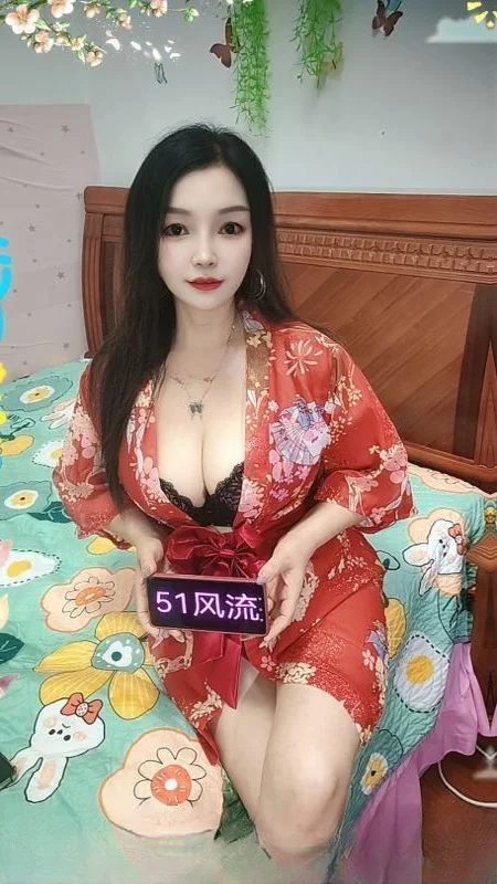 大胸饥渴风骚少妇 图 2