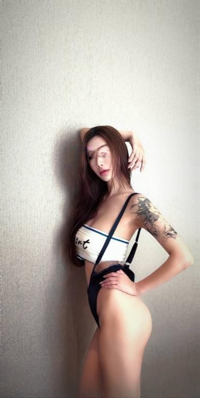 南城车模身材铭铭