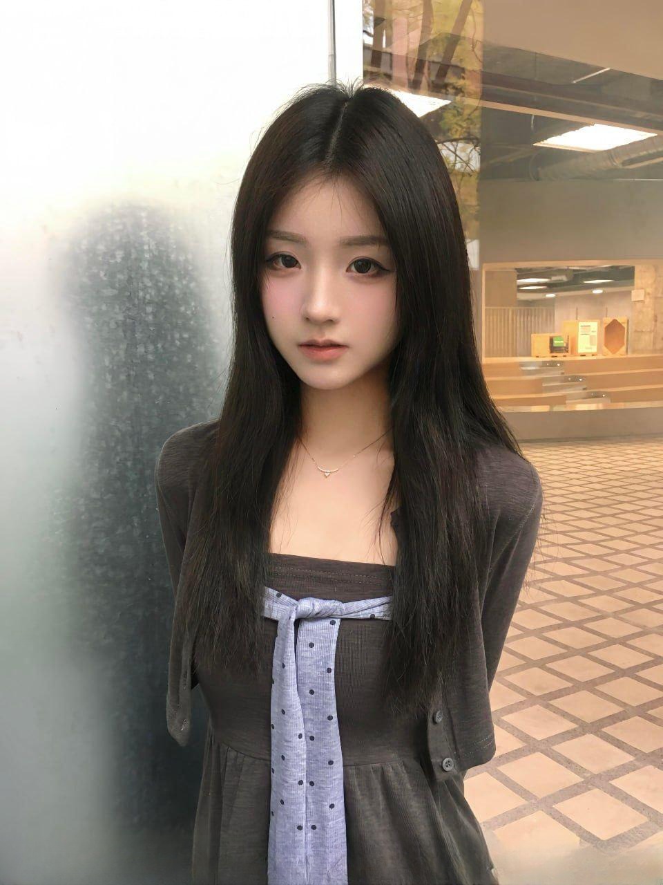 巨臀一线天少妇