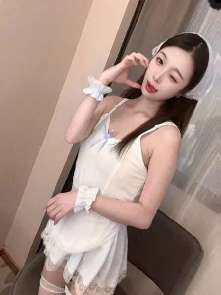 娇小呆呆萌