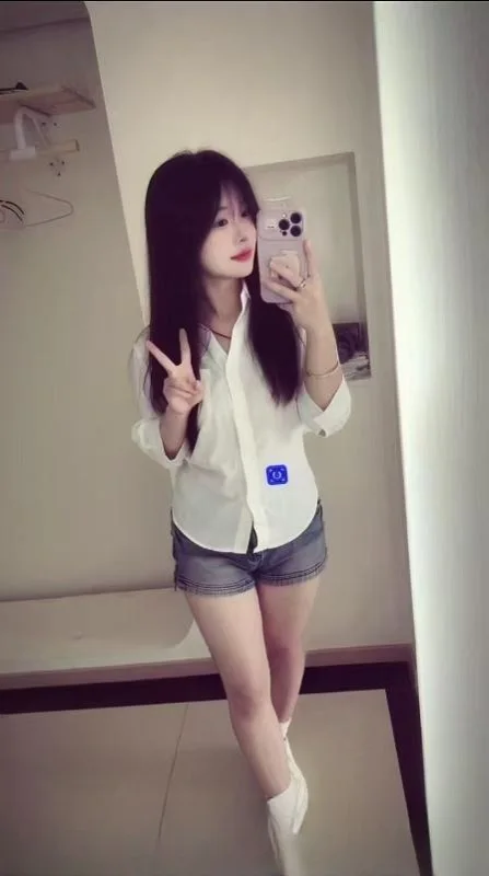 大奶萝莉静静酱 图 2