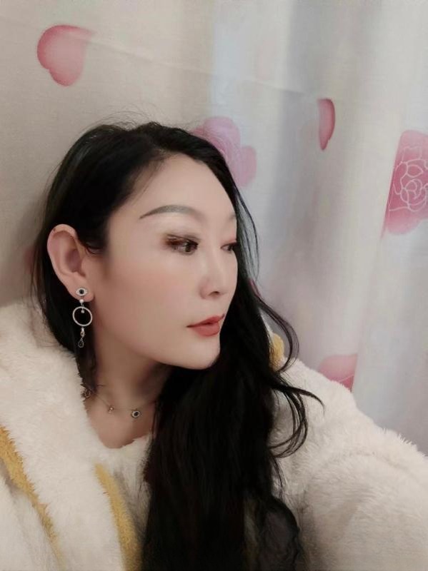 古美巨乳丰满少妇