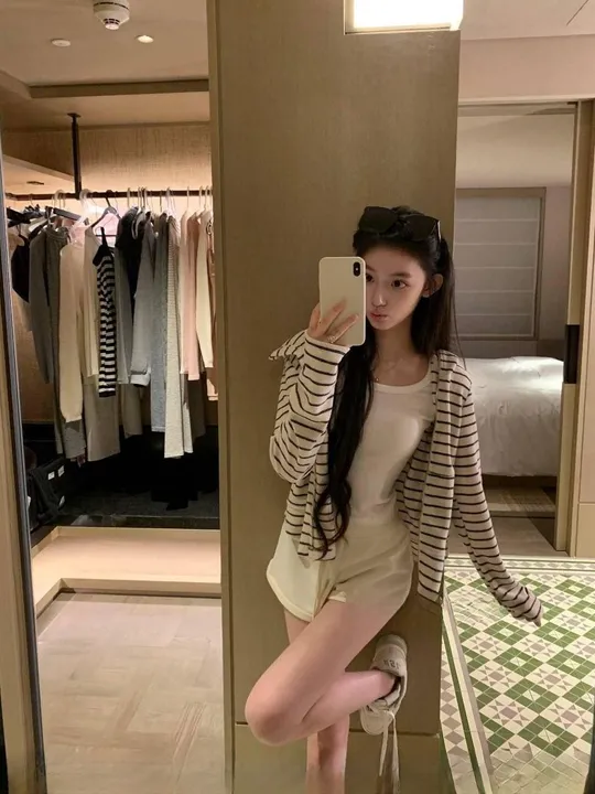 一摸出水很闷骚