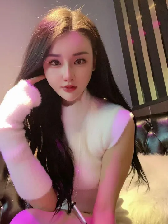 性感少妇不偷钟