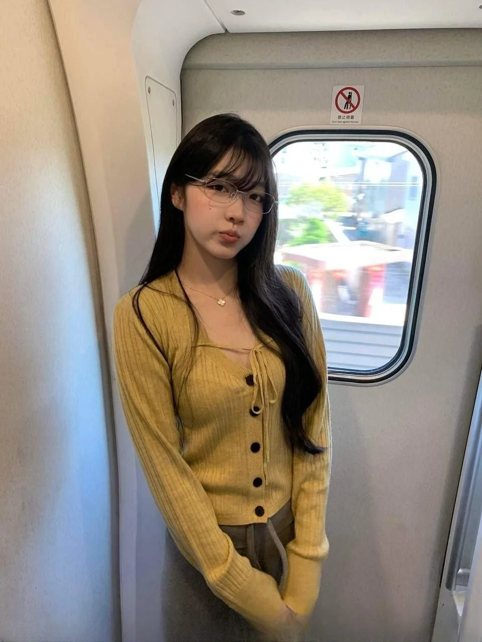 水多新人眼镜妹 图 2
