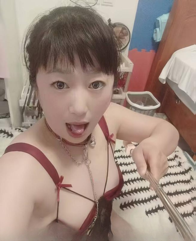 玩sm的浪货 图 2