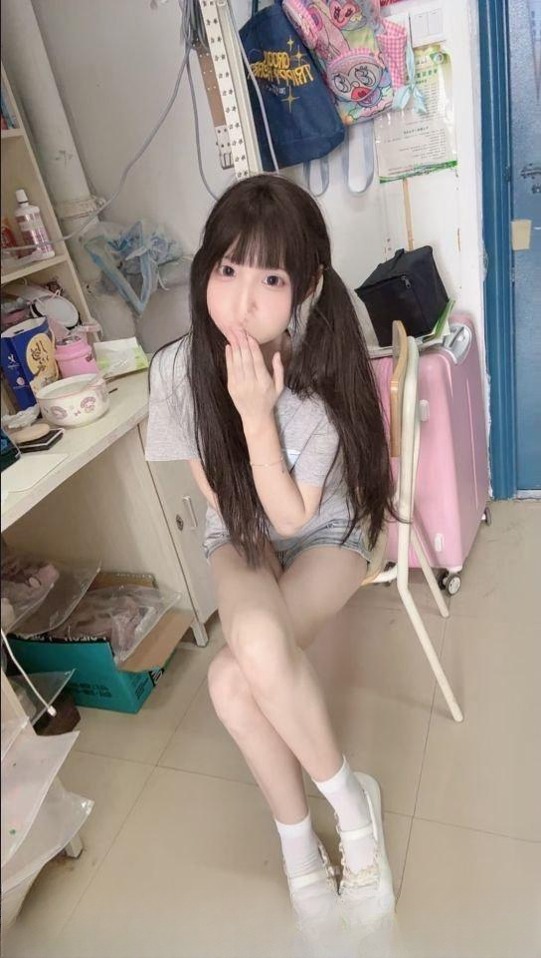 刚开苞双马尾嫩穴