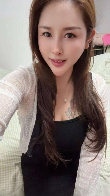 风情万种大胸妹 图 2