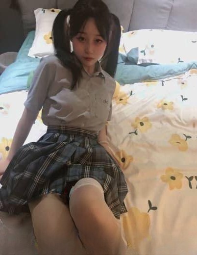 妇女会夹鸡鸡