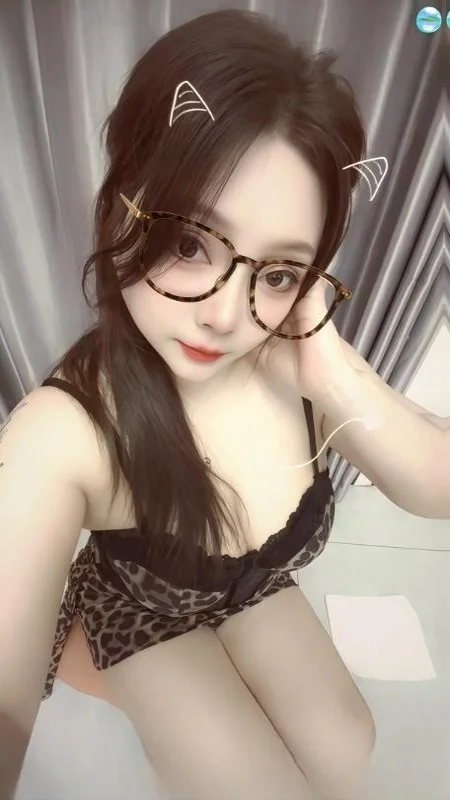 服务型大奶小少妇 图 3