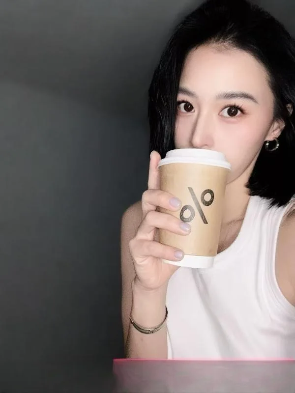 长宁高冷骨感御姐 图 3