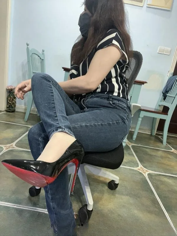人妻牛仔裤 图 2