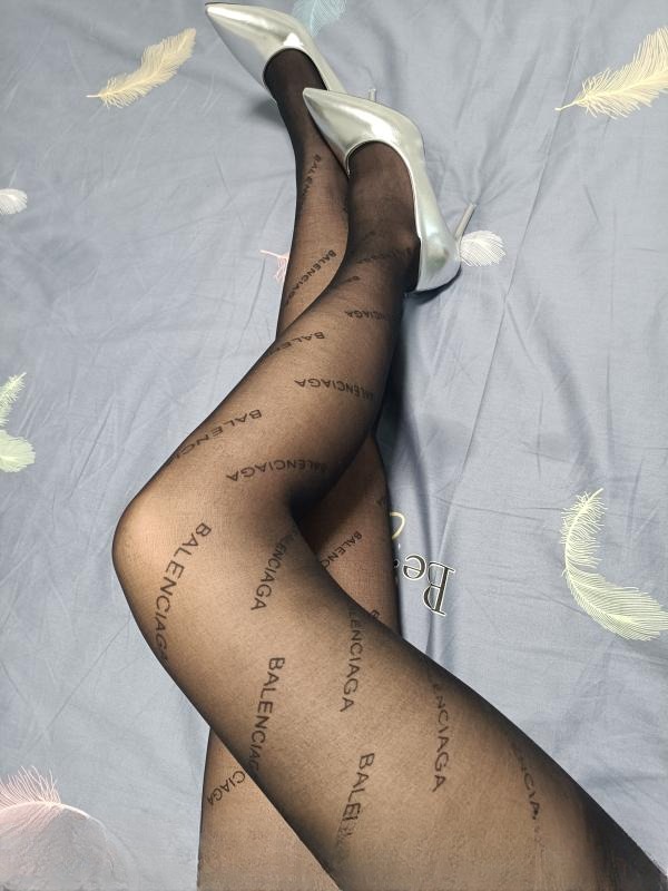 盘龙区颜值丝足美女 图 2