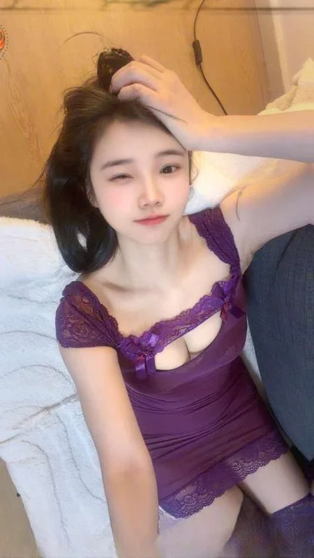 闷骚娃娃脸学妹