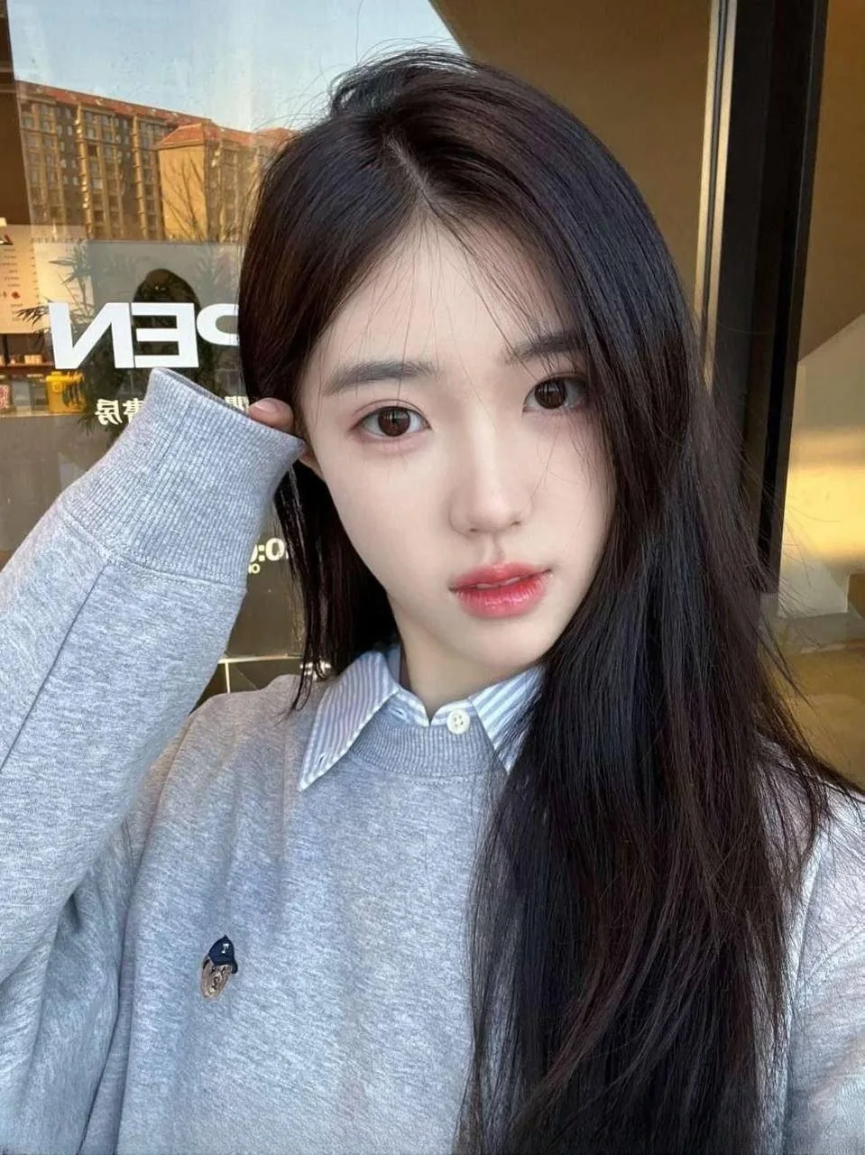 服务型轻熟美女 图 2