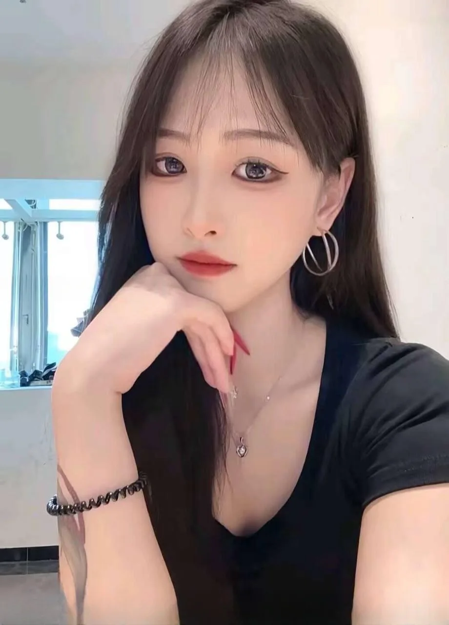 长腿肥臀御姐