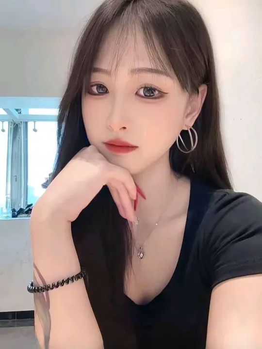 长腿肥臀御姐