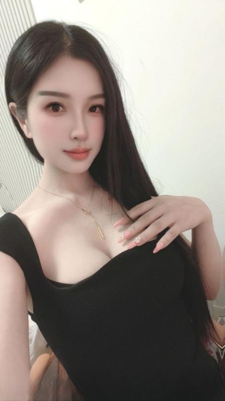 肤白美胸御姐婷儿 图 2
