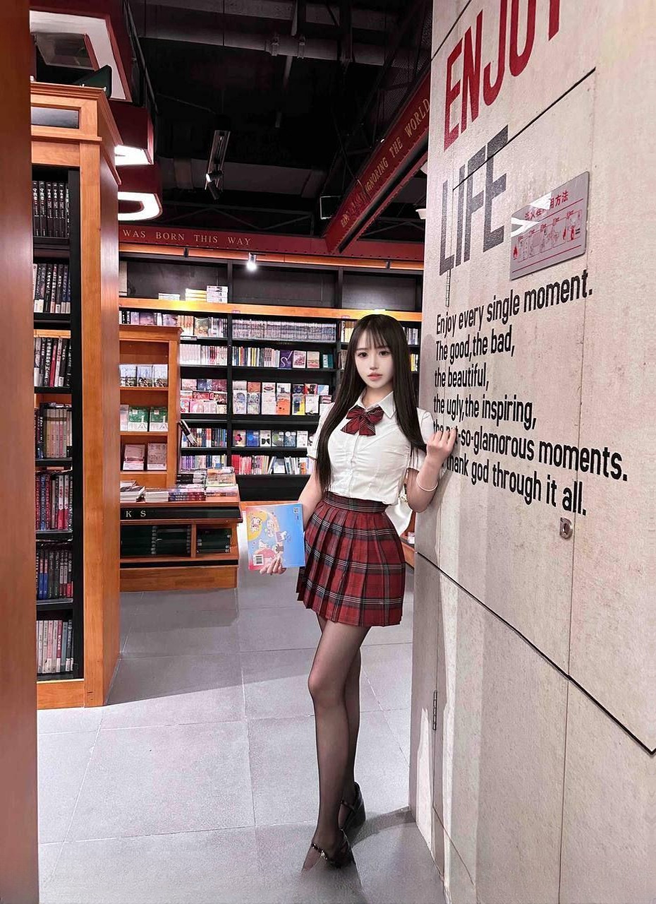 黑丝奶霸