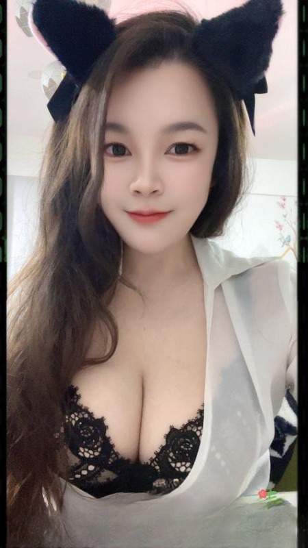 G乳翘臀骚逼推荐 图 2
