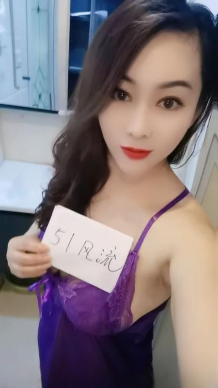 反食高个风韵老板娘