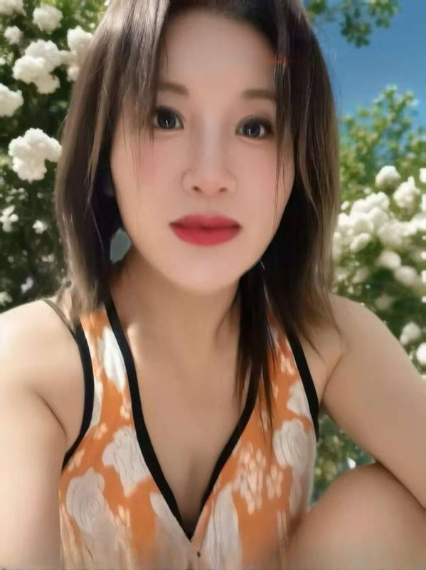 一字马瑜伽骚气少妇 图 2